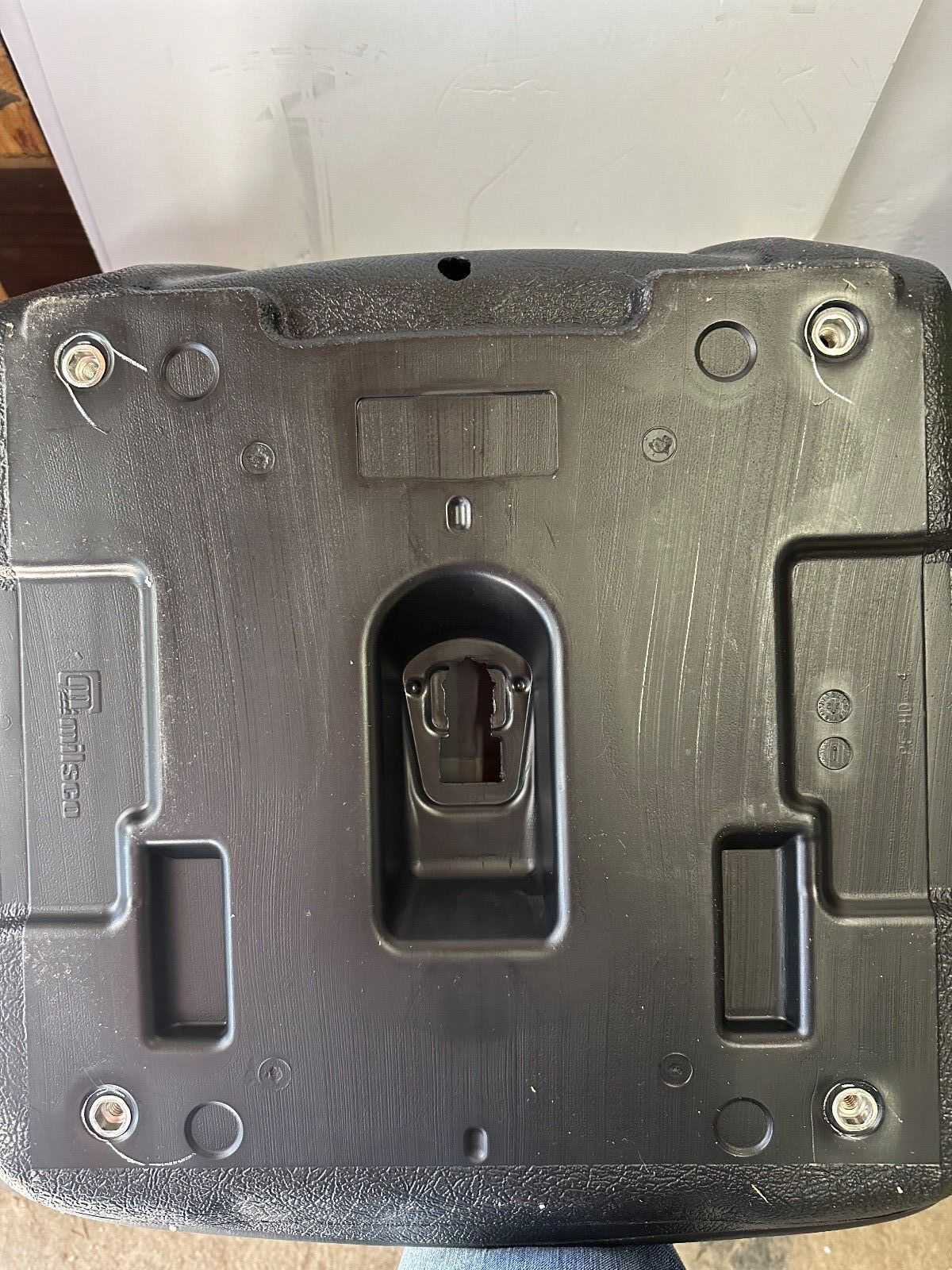 Replacement Seat for John Deere 240, 250, 260, 280, 313